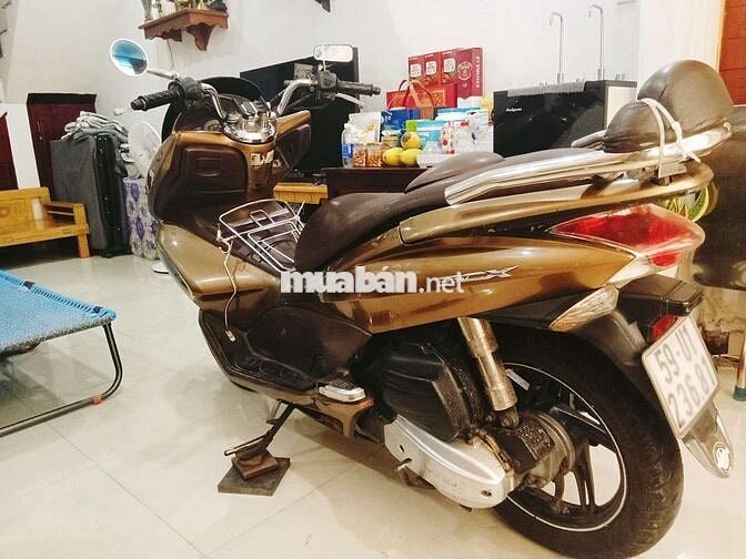 Honda PCX màu Vàng đồng