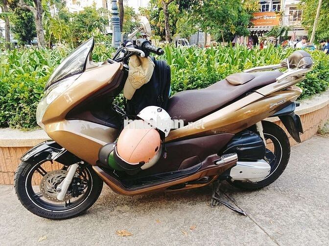 Honda PCX màu Vàng đồng
