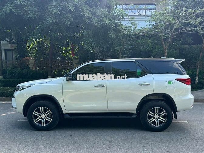 Toyota Fortuner 2025 2.4AT 4x2 30000 km