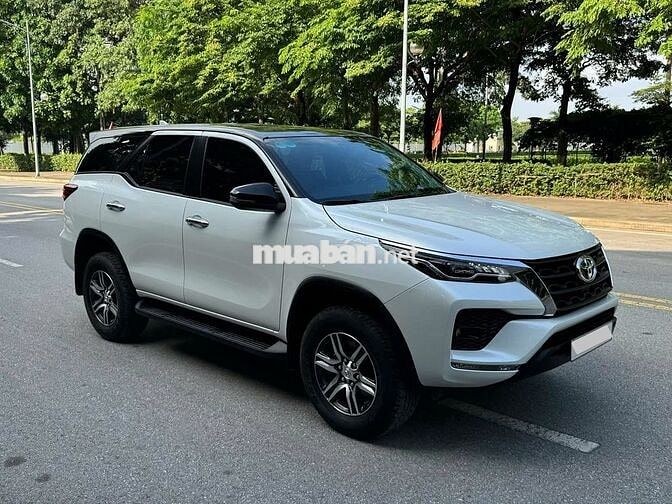Toyota Fortuner 2025 2.4AT 4x2 30000 km