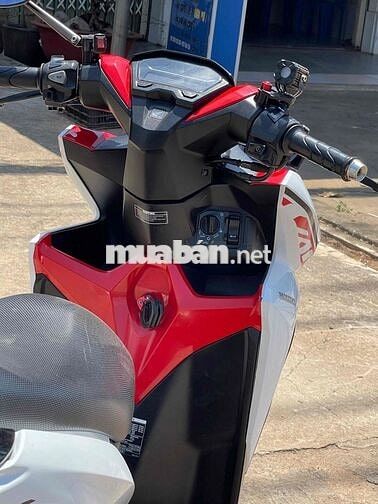 Honda Vario 150 Trắng đỏ Đã qua sử dụng