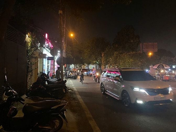 Bán nhà mặt tiền Phạm Văn Đồng 7,9 tỷ (TL), Ngang 5m, Gần chợ Thủ Đức!