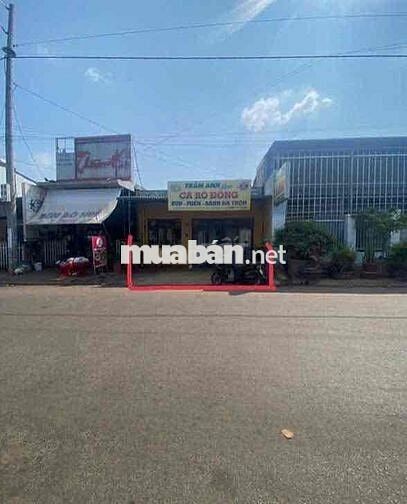 mặt bằng trung tâm buôn hồ, đang cho thuê buôn bán