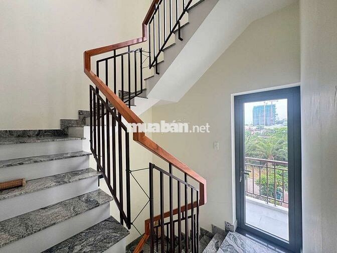 Nhà 5 Lầu Ngay Goo Dĩ An, Mặt Tiền Đường GS2, Dĩ An