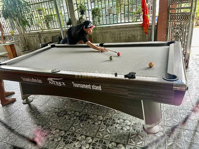 12trieu thanh lý bàn lỗ Aleex 