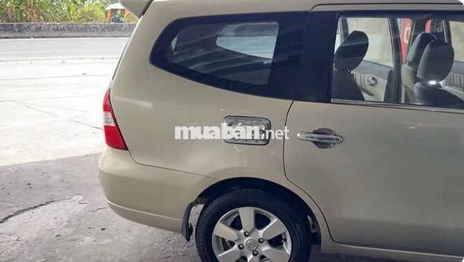 Nissan Livina 2010 tự động 195tr
