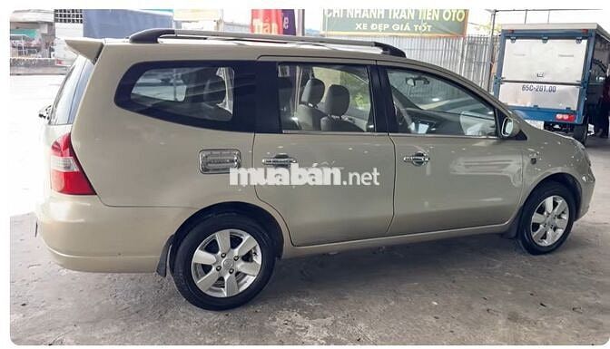 Nissan Livina 2010 tự động 195tr