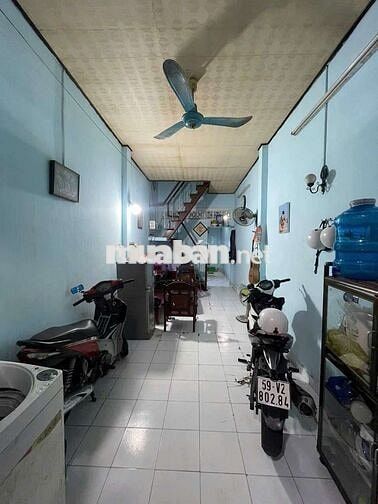 Cho thuê nhà nguyên căn gần chợ gv 3,2x17m 3pn 1wc . 1 lầu giá 6,5tr
