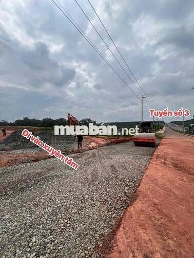 mặt tiền xuyên tâm chính chủ gần tuyến số 3 bằng phẳng