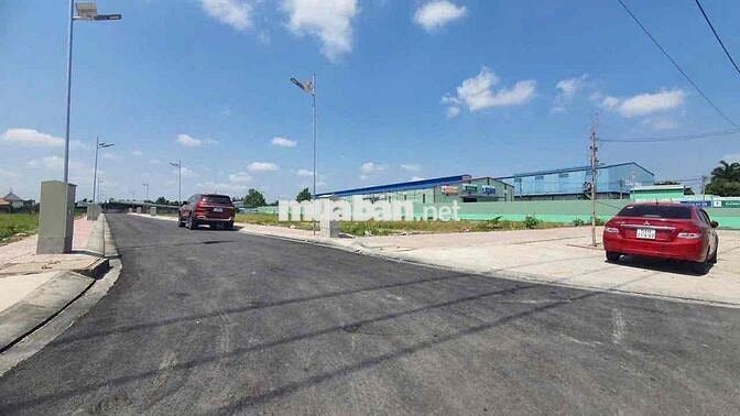 Cần bán gấp 5 nền đất Đường Hoàng Phan Thái, cách chợ bình chánh 600m