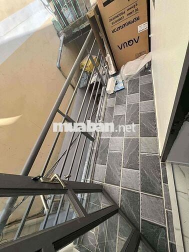BÁN NHÀ HẺM GẦN MẶT TIỀN NHÀ MỚI 100% 2PN, 2WC.