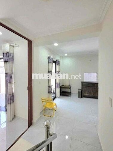 Nhà  Q7 cách mặt tiền chỉ 100m, kdc hiện hữu