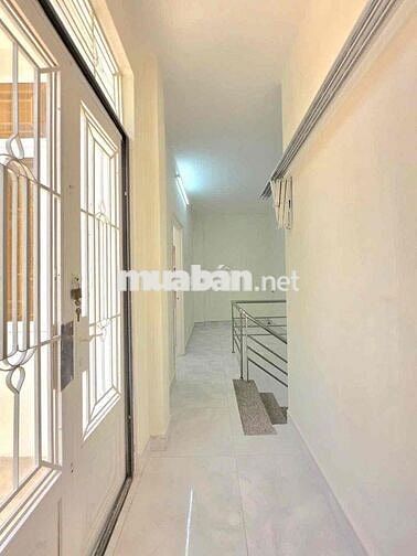 Nhà  Q7 cách mặt tiền chỉ 100m, kdc hiện hữu