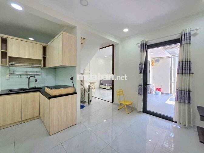 Nhà  Q7 cách mặt tiền chỉ 100m, kdc hiện hữu
