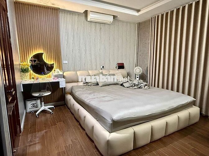 BÁN GẤP NHÀ NGỌC LÂM - LONG BIÊN, 4 TẦNG, NGÕ THÔNG, GIÁ HƠN 8 TỈ