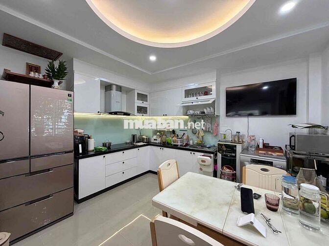 Hẻm xe hơi Phú Nhuận:42m2, nhà 5 Tầng, 4 Phòng ngủ, mới đẹp, giá giảm