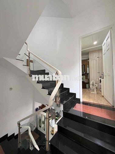 Hẻm xe hơi Phú Nhuận:42m2, nhà 5 Tầng, 4 Phòng ngủ, mới đẹp, giá giảm