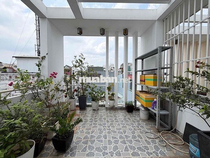Hẻm xe hơi Phú Nhuận:42m2, nhà 5 Tầng, 4 Phòng ngủ, mới đẹp, giá giảm