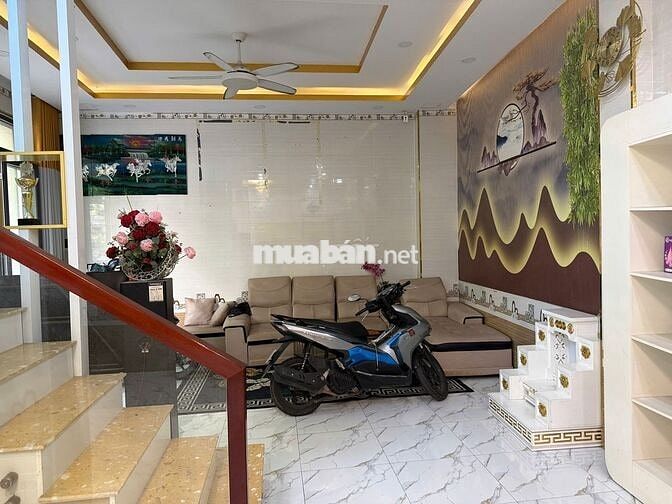 Siêu Phẩm Nhà Phố Ngã Tư Ga 