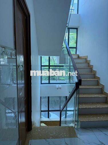 Siêu Phẩm Nhà Phố Ngã Tư Ga 