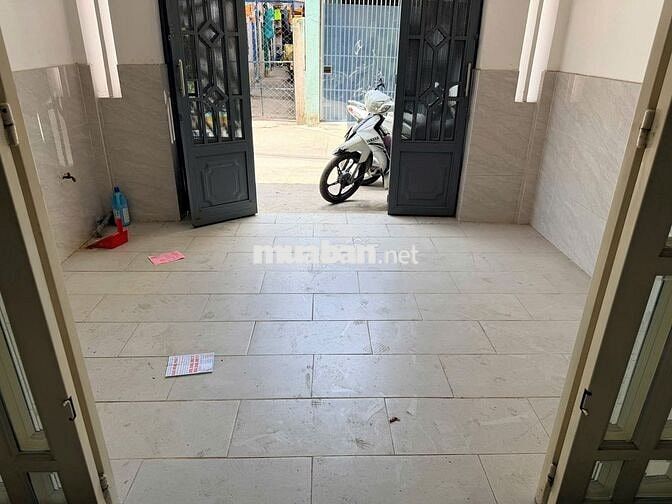 Cho thuê nhà 2pn hẻm xe hơi đường Nguyễn Hữu Tiến quận Tân Phú