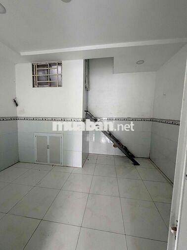 cho thuê nhà gần trường Tô Ngọc Vân 2 phòng ngủ 2wc đường 5m