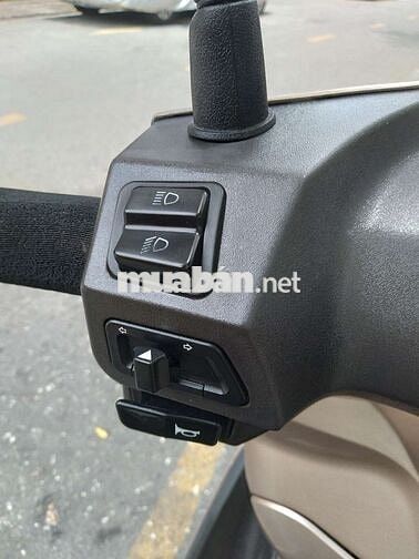 SYM Shark 170cc Vàng đồng như xe thùng