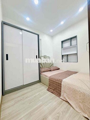 Tập thể Hồng Mai, 2 thoáng, nội thất đẹp, sát chợ, ở ngay