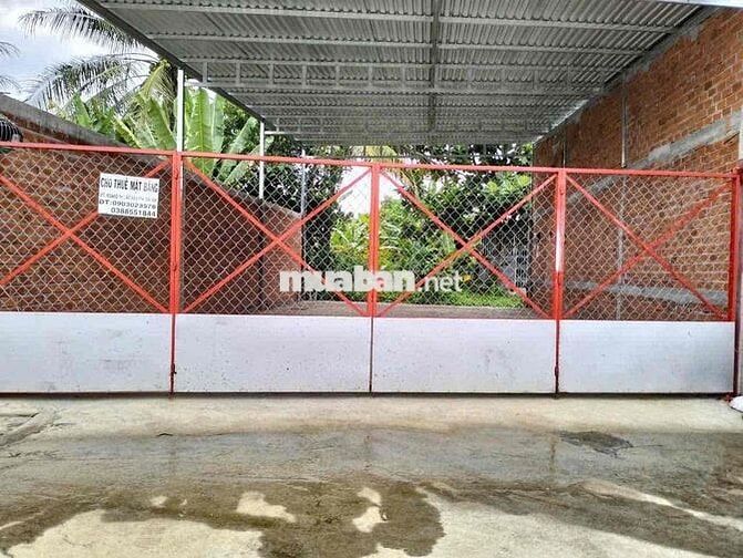 Bán nhà va đất mặt tiền qlộ 60 .gồm 2 sỗ hồng liền kề