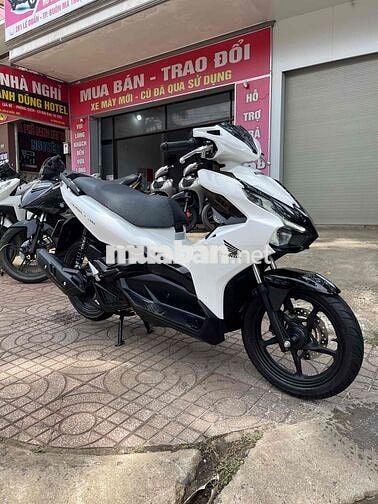 Honda AirBlade 125Fi 2021 Trắng đen