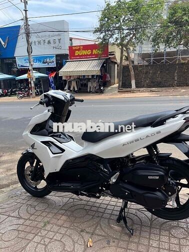Honda AirBlade 125Fi 2021 Trắng đen