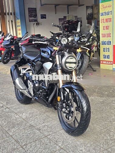 Honda cb300r