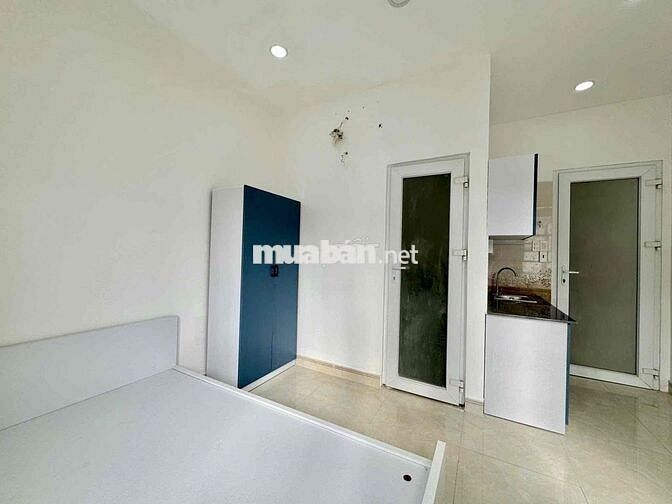STUDIO BAN CÔNG FULL NỘI THẤT MỚI - NGAY TRUNG TÂM Q10 - DỌN Ở LIỀN