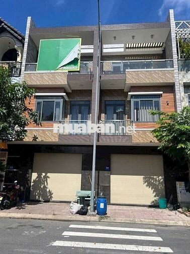 Nhà 1 trệt 2 lầu dt 80m2 tân đông hiệp, dĩ an