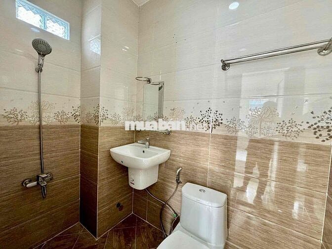 STUDIO BAN CÔNG FULL NỘI THẤT MỚI - NGAY TRUNG TÂM Q10 - DỌN Ở LIỀN