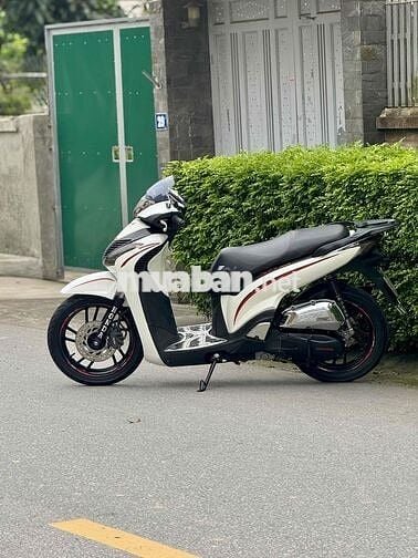 Honda SH125 CBS Form Ý Trắng 2015