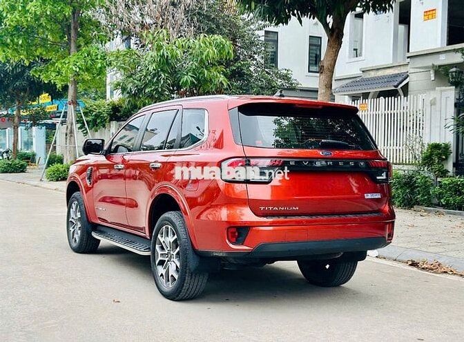 Ford Everest Titanium 4x2 2023 Đỏ