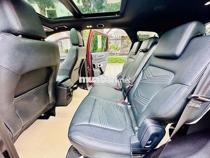 Ford Everest Titanium 4x2 2023 Đỏ