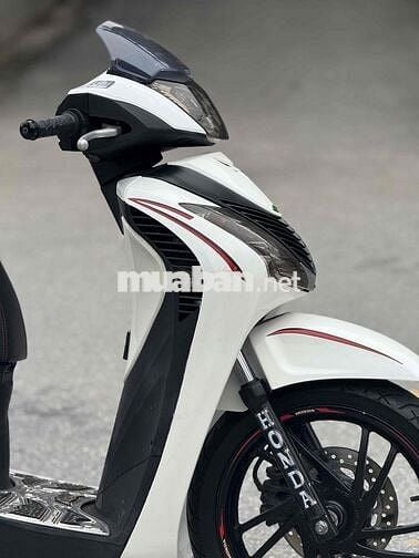 Honda SH125 CBS Form Ý Trắng 2015