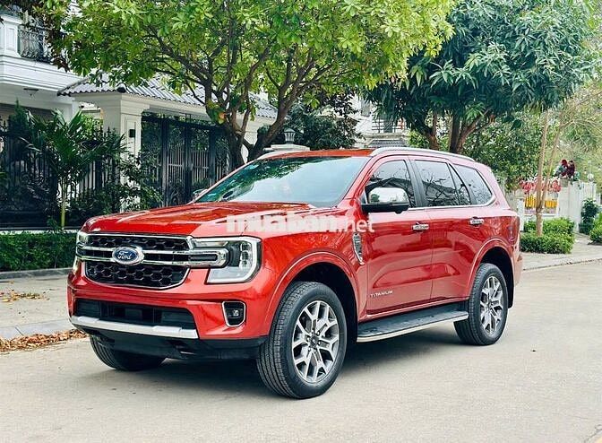 Ford Everest Titanium 4x2 2023 Đỏ