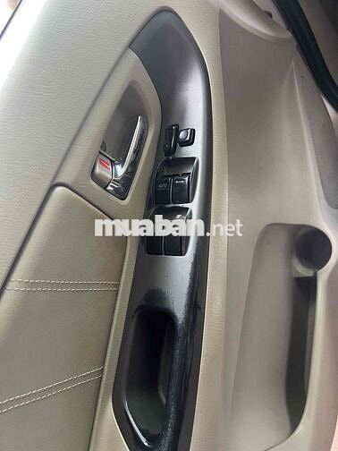 Toyota Innova 2014 Vàng cát