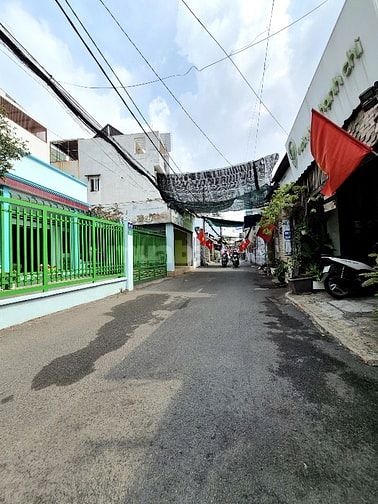 Có Thang máy, Hẻm oto thông, Nhà 4 tầng Phạm Văn Chiêu, nhỉnh 8 tỷ
