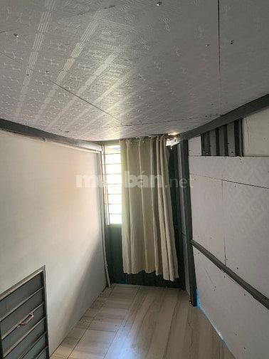 Phòng nhỏ gọn gác suốt Hồ văn Long