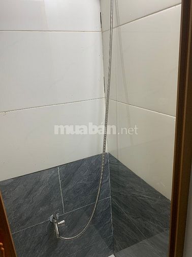 Phòng nhỏ gọn gác suốt Hồ văn Long