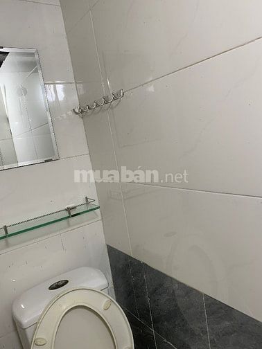 Phòng nhỏ gọn gác suốt Hồ văn Long