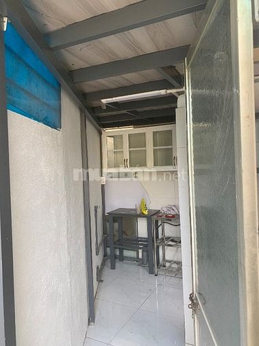 Phòng nhỏ gọn gác suốt Hồ văn Long
