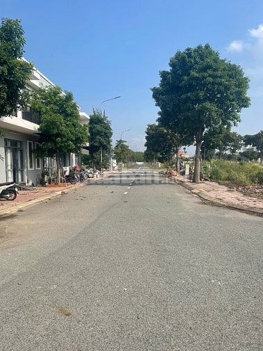 [CHÍNH CHỦ BÁN] 600M2(20X30) ĐẤT MẶT TIỀN ĐƯỜNG NHỰA 18M. LIỀN KỀ TP.M