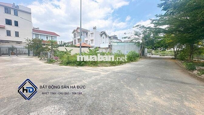 Đất biệt thự 10x20 view sông góc 2 mặt tiền thoáng mát