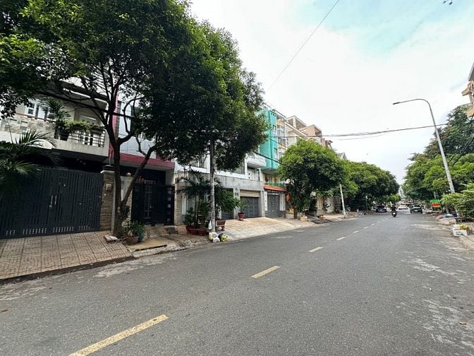 BÁN NHÀ KHU BÌNH PHÚ, MT ĐƯỜNG SỐ 22, DT 4 X 19M, 3.5 TẤM, 12.5 TỶ. 