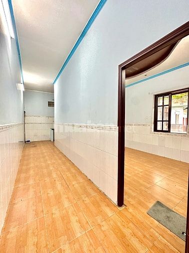 BÁN ĐẤT TẶNG NHÀ DT LỚN 65M2 NGAY UBND P.TÂN TẠO, BÌNH TÂN, SHR VAY NH